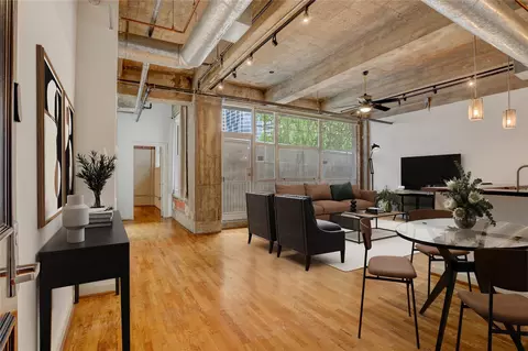 204 Travis St #4D, Houston, TX 77002