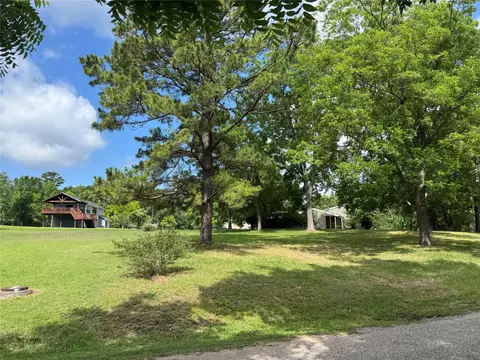 35 Imperial Cir, Coldspring, TX 77331