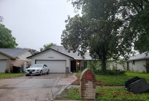 10650 Alcott Dr, Houston, TX 77043
