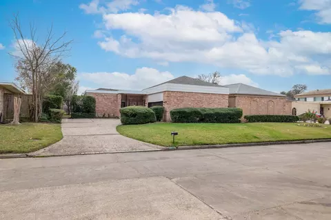 20 Charleston St N, Sugar Land, TX 77478