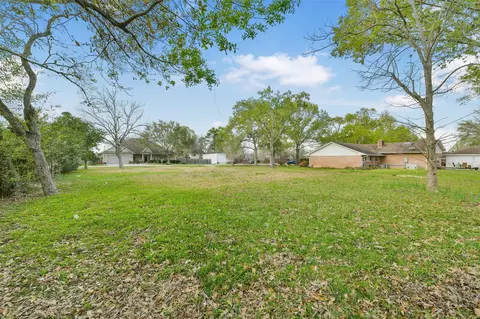 203 Shady Nook Ln, Friendswood, TX 77546