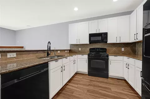 Kitchen - 29467 Iris Bloom Ct, Spring, TX 77386 photo 2 of 4