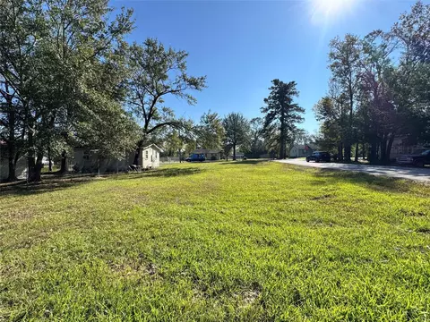 700 College St, Conroe, TX 77301 photo 1