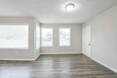 Living - 319 Rustic Dr, Pasadena, TX 77502 photo 4 of 7