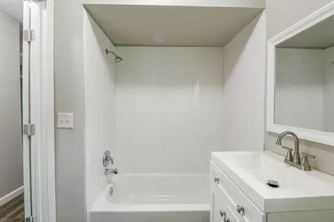 Bath - 319 Rustic Dr, Pasadena, TX 77502 photo 2 of 2