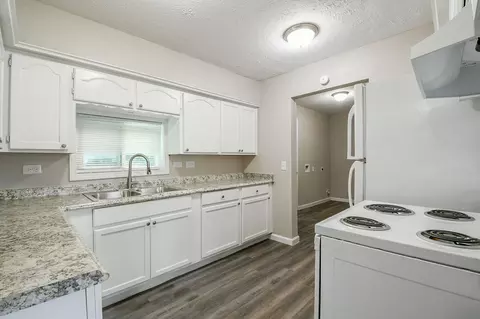Kitchen - 319 Rustic Dr, Pasadena, TX 77502 photo 2 of 2