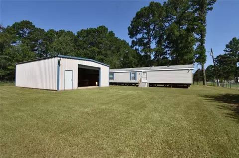 121 Chisholm Trl, Livingston, TX 77351