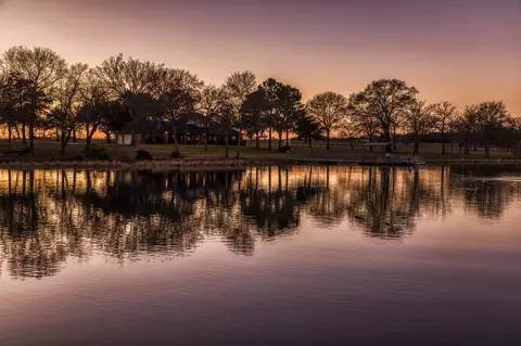 23032 Oak Rd, New Ulm, TX 78950
