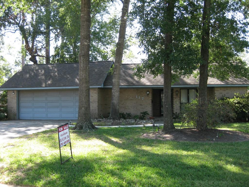 117 Maple St, Conroe, TX 77301 photo 1