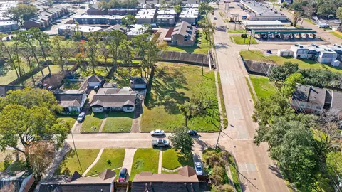 4827 Chantilly Ln, Houston, TX 77092