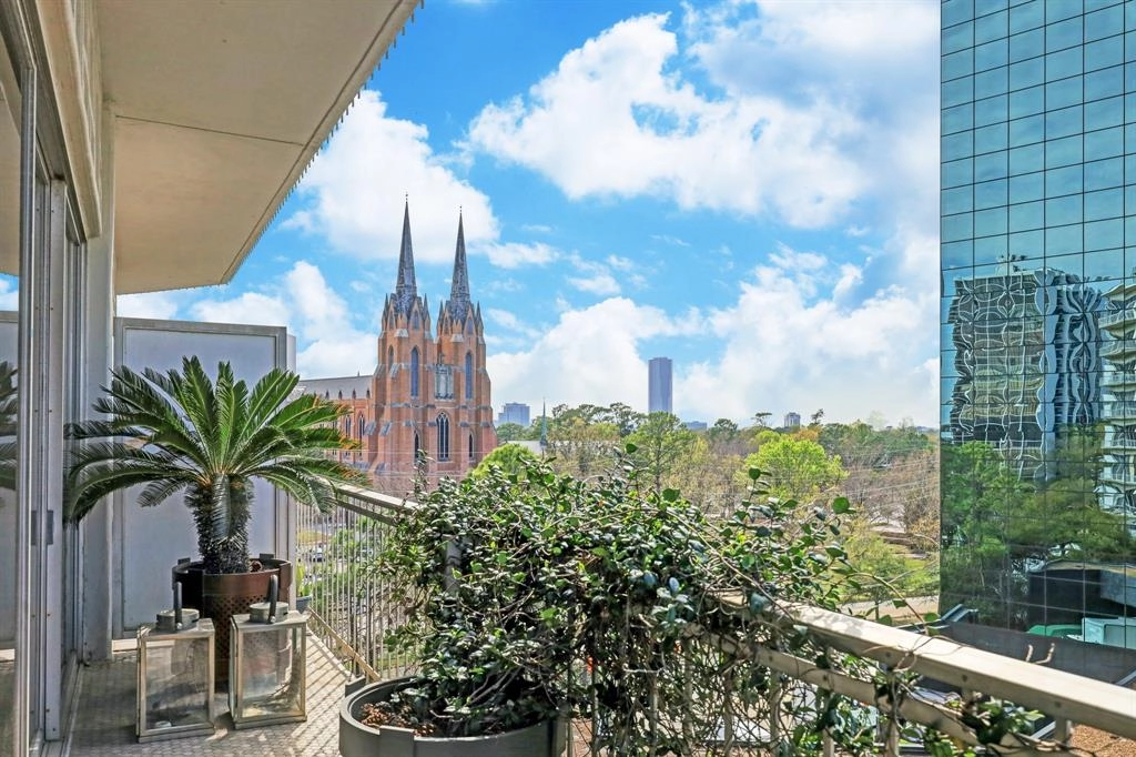 5050 Woodway Dr Unit 5J  