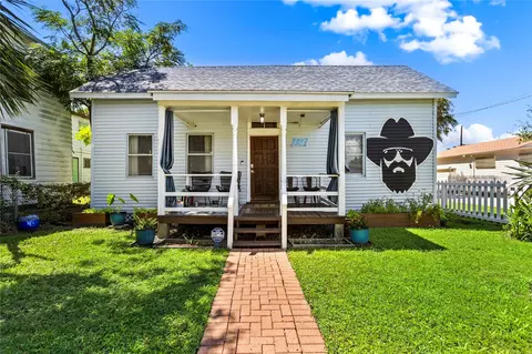 3327 Ursuline St, Galveston, TX 77550