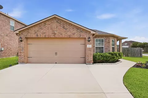 12211 Seacrest Ln, Texas City, TX 77568
