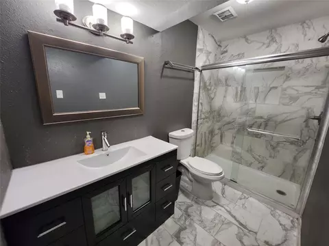 4500 Sherwood Ln #10, Houston, TX 77092
