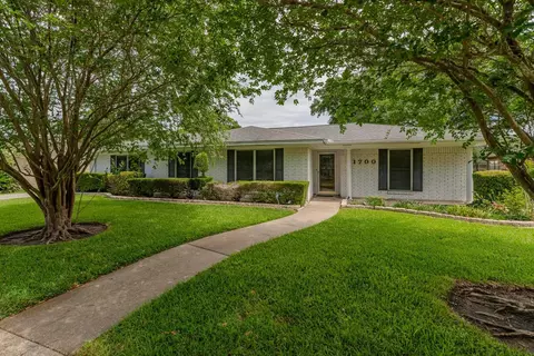 1700 N 30th St, Nederland, TX 77627
