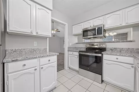 Kitchen - 22419 Springgate Dr, Spring, TX 77373 photo 2 of 4