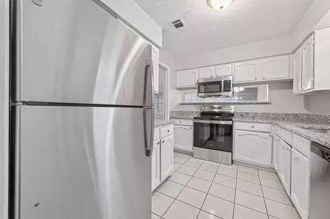 Kitchen - 22419 Springgate Dr, Spring, TX 77373 photo 3 of 4