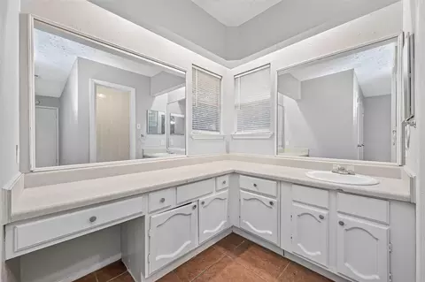 Bath - 22419 Springgate Dr, Spring, TX 77373 photo 3 of 4