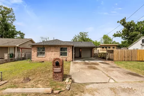 1913 Thonig Rd, Houston, TX 77055