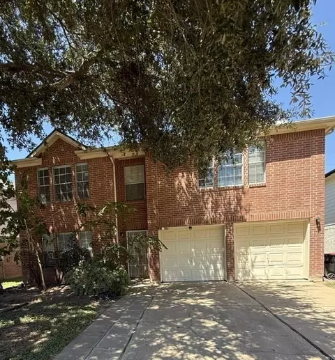 9323 Eaglewood Spring Dr, Houston, TX 77083
