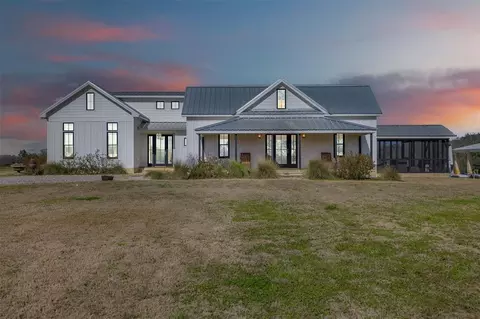 4620 Treybig - A Loop, Fayetteville, TX 78940
