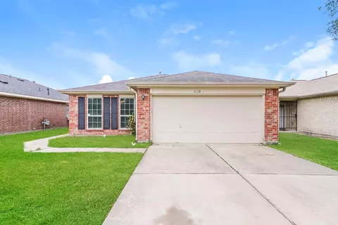 5119 Panay Park Dr, Houston, TX 77048