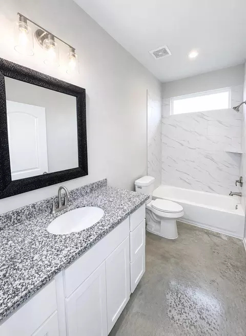 Bath - 6 Greenway Dr, Trinity, TX 75862 photo 2 of 3