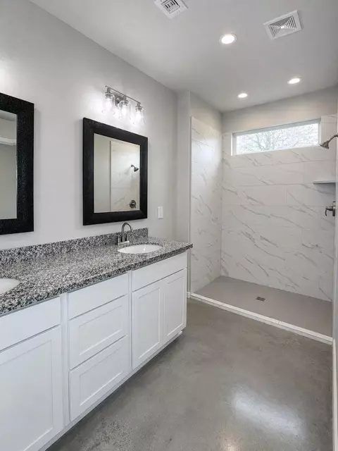 Bath - 6 Greenway Dr, Trinity, TX 75862 photo 1 of 3