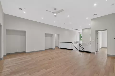 Living - 47 Pronghorn Pl, Spring, TX 77389 photo 7 of 7