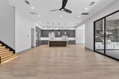 Living - 47 Pronghorn Pl, Spring, TX 77389 photo 2 of 7