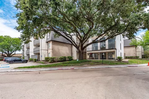 3005 Walnut Bend Ln #12, Houston, TX 77042