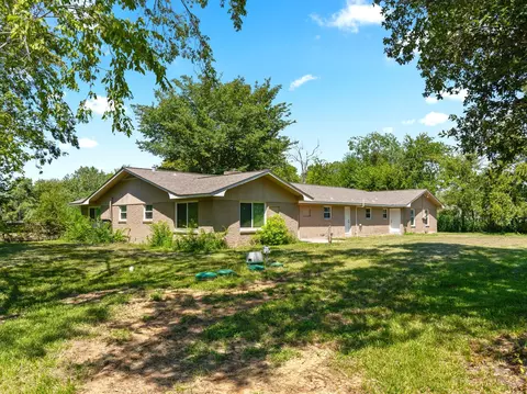 527 County Road 214, Bay City, TX 77414