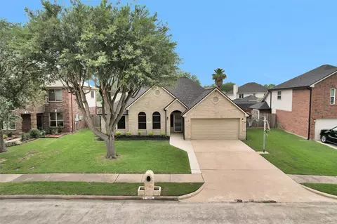 1006 Park Green Dr, Deer Park, TX 77536