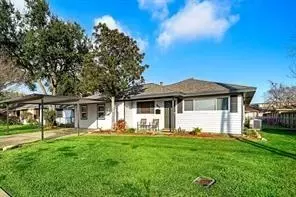 905 Ivy Ave, Deer Park, TX 77536