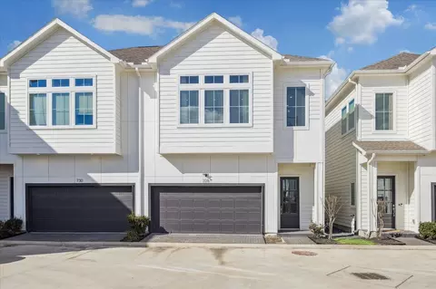 728 Carriage Knolls Dr, Houston, TX 77008