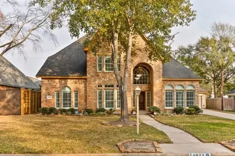 24622 Okehampton Dr, Tomball, TX 77375
