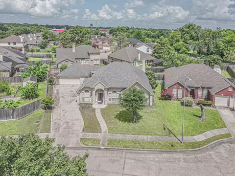 8714 Emerald Heights Ct, Houston, TX 77083