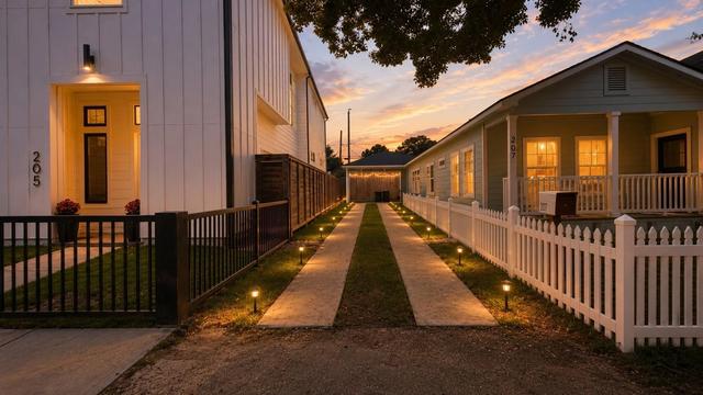 207 Tabor St, Houston, TX 77009