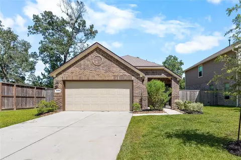 2039 Barrett Gables Dr, Crosby, TX 77532