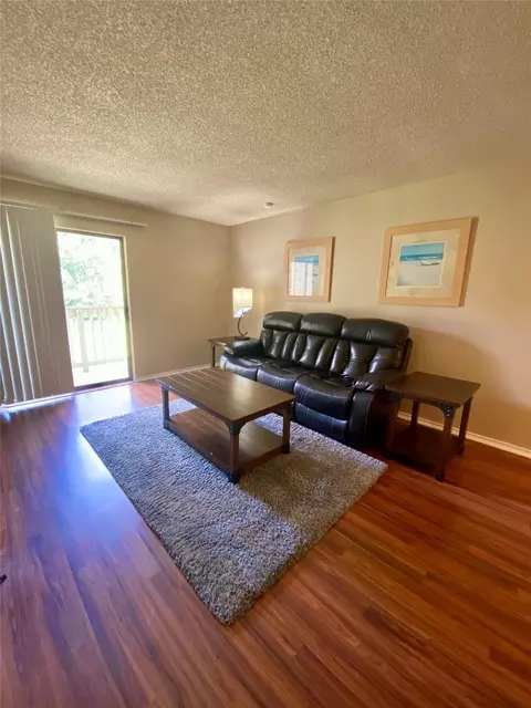 2501 Gulf Fwy #256D, Dickinson, TX 77539