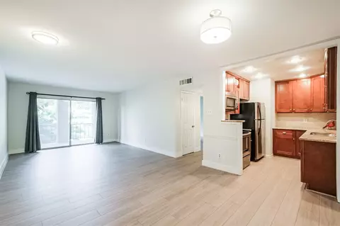 7575 Katy Fwy #143, Houston, TX 77024