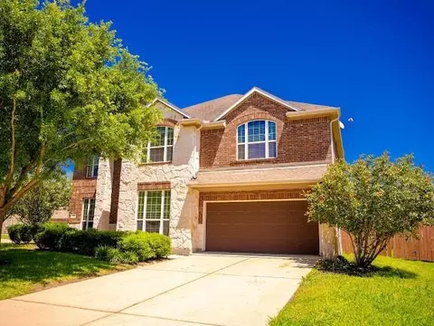 10007 Shire Green Ln, Richmond, TX 77407