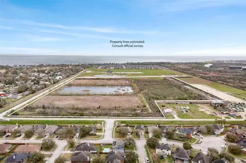 4835 10th St, Bacliff, TX 77518