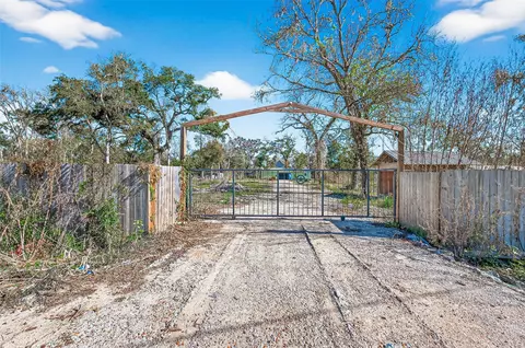 16507 Mill Dr, Rosharon, TX 77583
