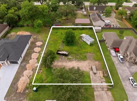 410 Spring Dr, Pasadena, TX 77504
