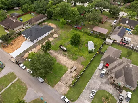 410 Spring Dr, Pasadena, TX 77504 photo 17
