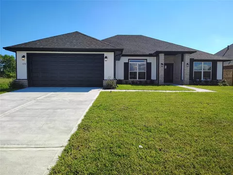 2 Gemstone Ct, Angleton, TX 77515 photo 1