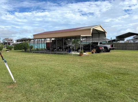 920 S Sage Rd, Crystal Beach, TX 77650