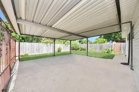 Exterior - 2212 Raspberry Ln, Pasadena, TX 77502 photo 10 of 10
