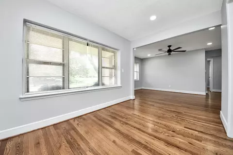Living - 2212 Raspberry Ln, Pasadena, TX 77502 photo 4 of 8